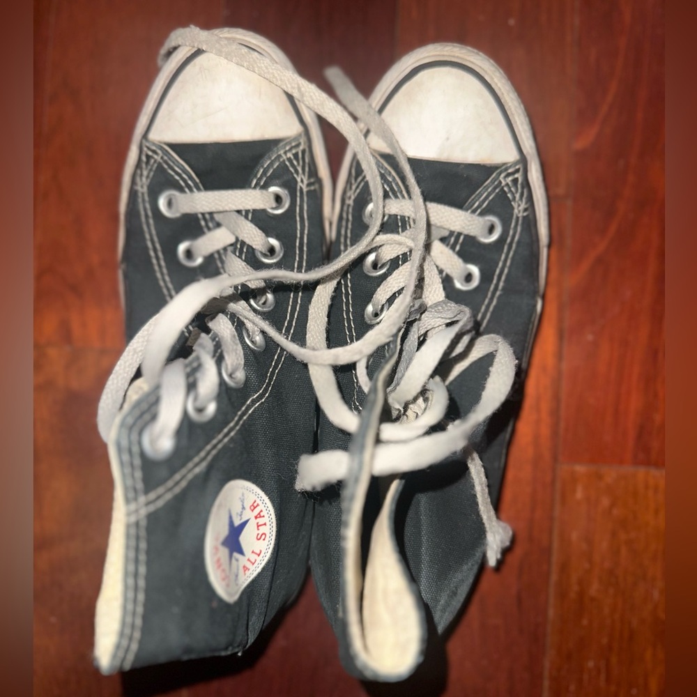 Converse Chuck Taylor Navy Blue High Tops Men’s 4!